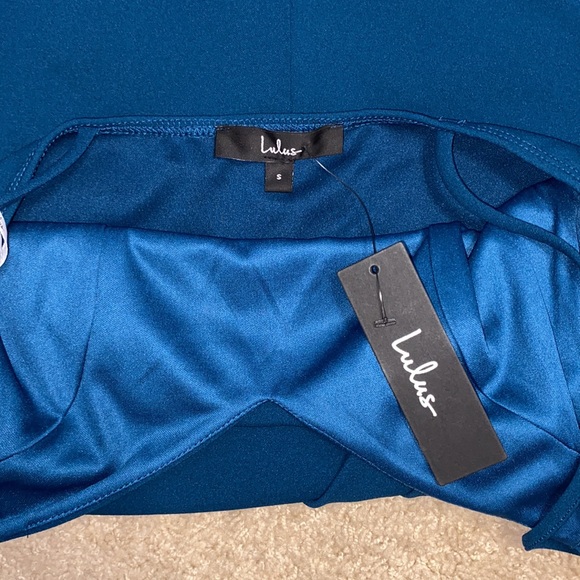 Lulu’s Bodycon Dress - Picture 3 of 4